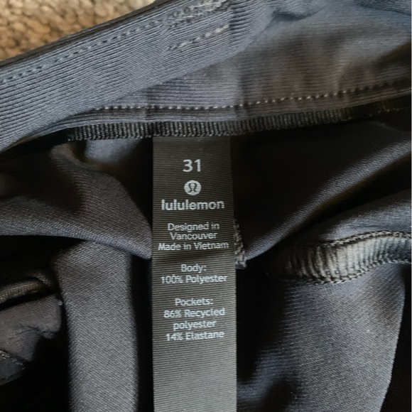 Lululemon Size 31 ABC Slim-Fit 5 Pocket Pant 32"
Warpstreme in Obsidian - Picture 5 of 6